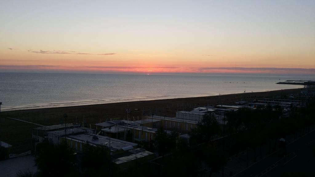 Hotel Mare Pesaro Bagian luar foto